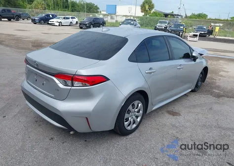 2020 Toyota Corolla Le z USA, uszkodzony, nr VIN JTDEPRAEXLJ113601